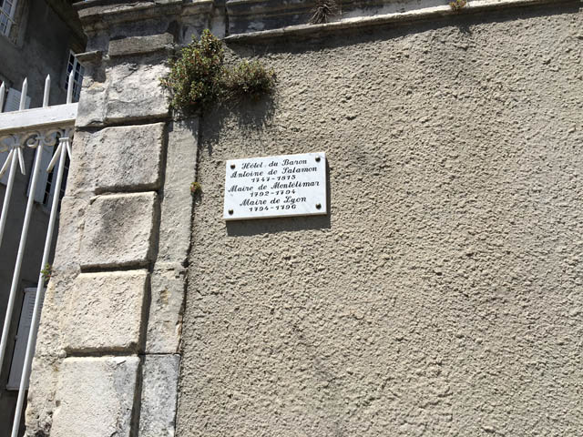 rue-point-du-jour-hotel particulier
