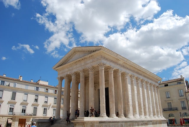 ville de nîmes