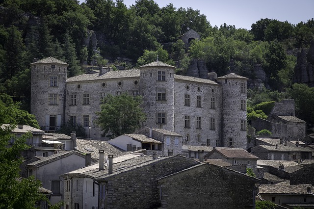 Découvrez les villages en pierre